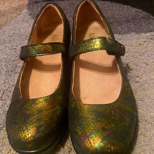 Alegria "Flair" Green Iridescent Snakeskin Mary Jane Wedge Heel  9.5